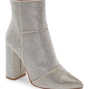 NWT Steve Madden Noticed-R Boots (size 7)